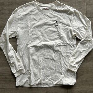 Jordan Long Sleeve Graphic Tee – Men’s M – White – Fire Basketball Back Print